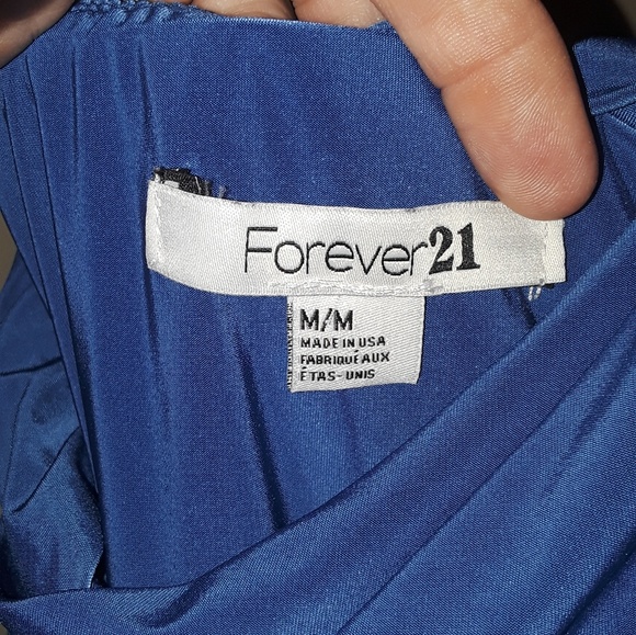 A beautiful,silky sexy med.size forever 21 dress w - Picture 1 of 5